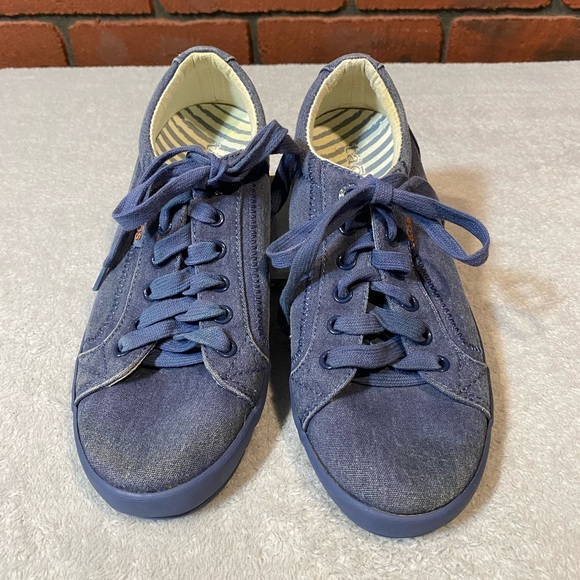 Taos Footwear Shoes - Taos Women’s Blue Sneakers Size 8